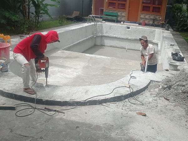 renovasi kolam renang